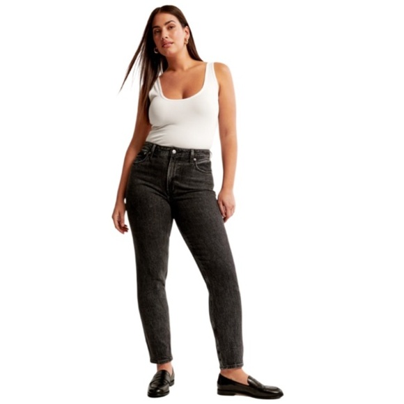 Abercrombie Curve Love High Rise Mom Jean 24R NWT - Picture 1 of 8
